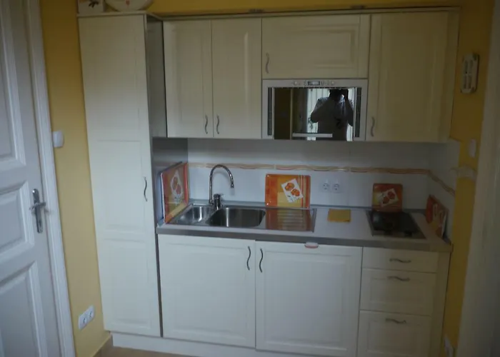 Klauzal Ter 9 Apartment