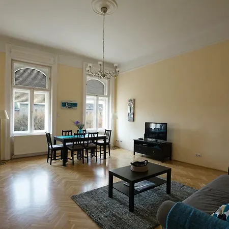 Apartament Klauzal Ter 9 Budapesta