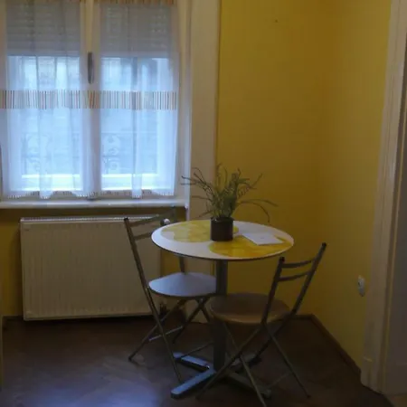 Apartament Klauzal Ter 9 Budapesta